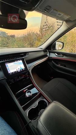 جیپ گراند شیرۆکی